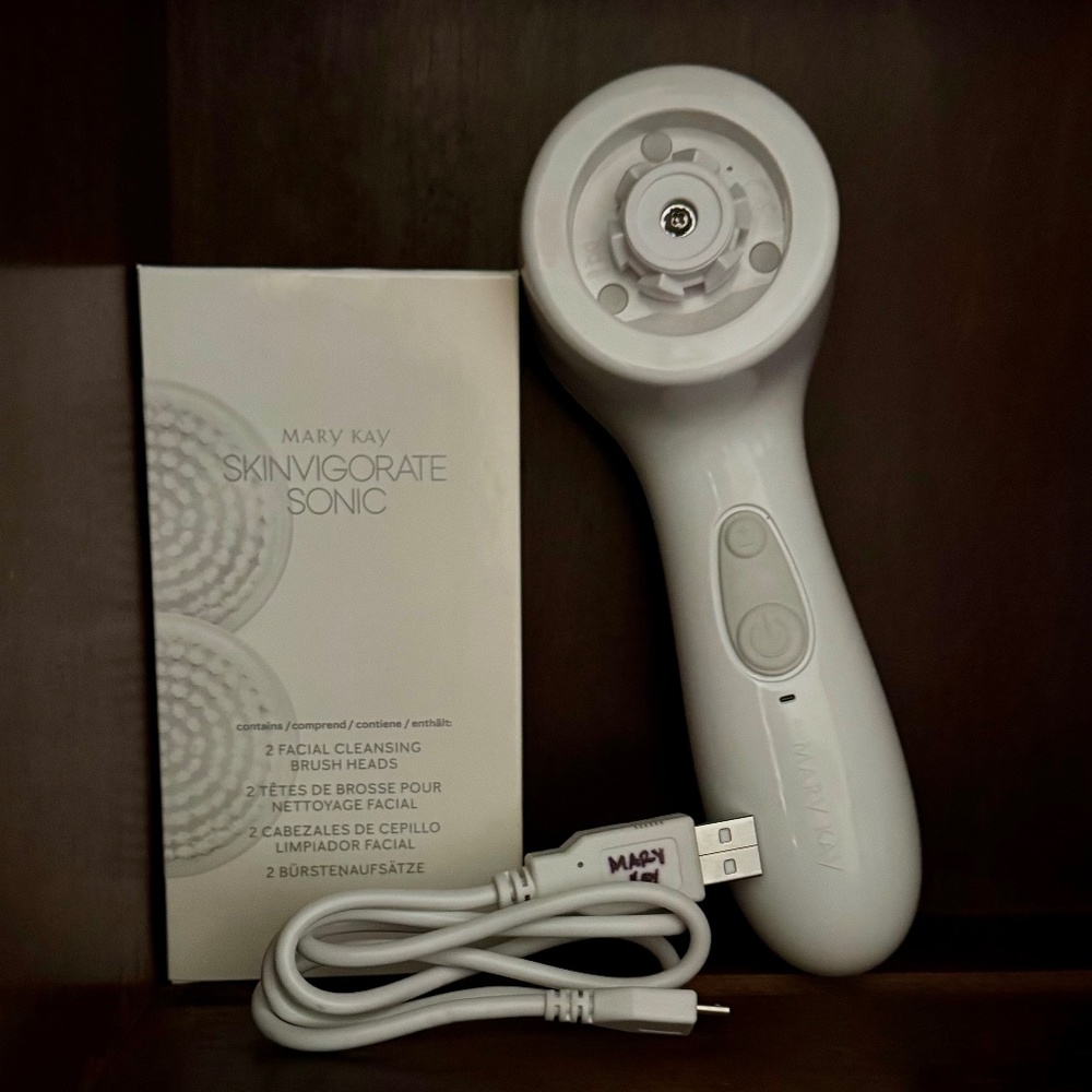 MaryKay Skinvigorate Sonic Facial Cleaner w/Brush Heads